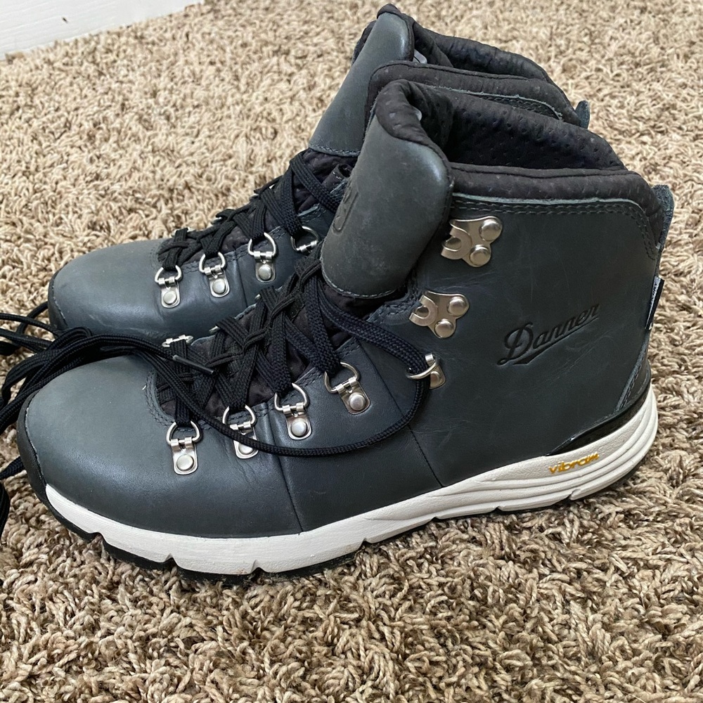 Danner Hiking Boot size 7.5
